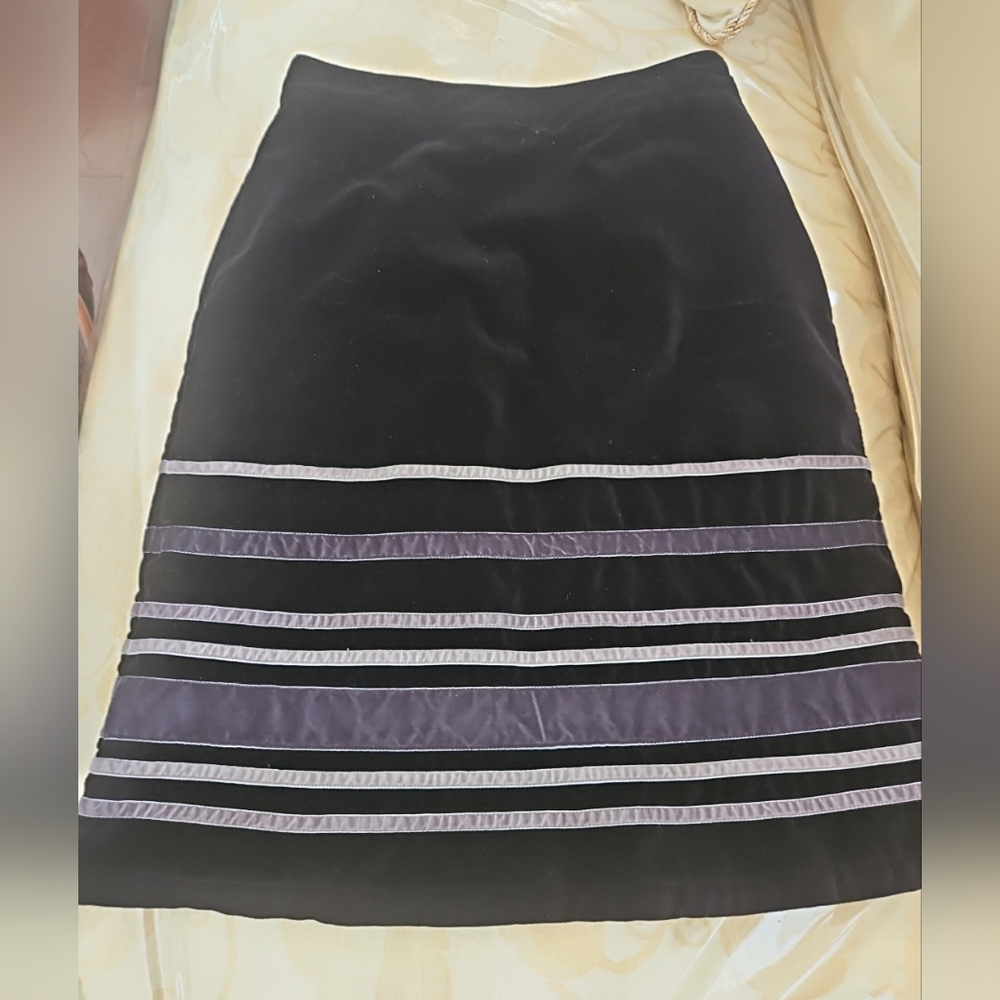 Boden Black And Gray Velvet Skirt Size 6L